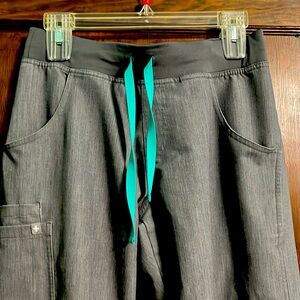 FIGS graphite scrub pants size small